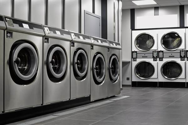 row-industrial-washing-machines-public-laundromat_1 (1)